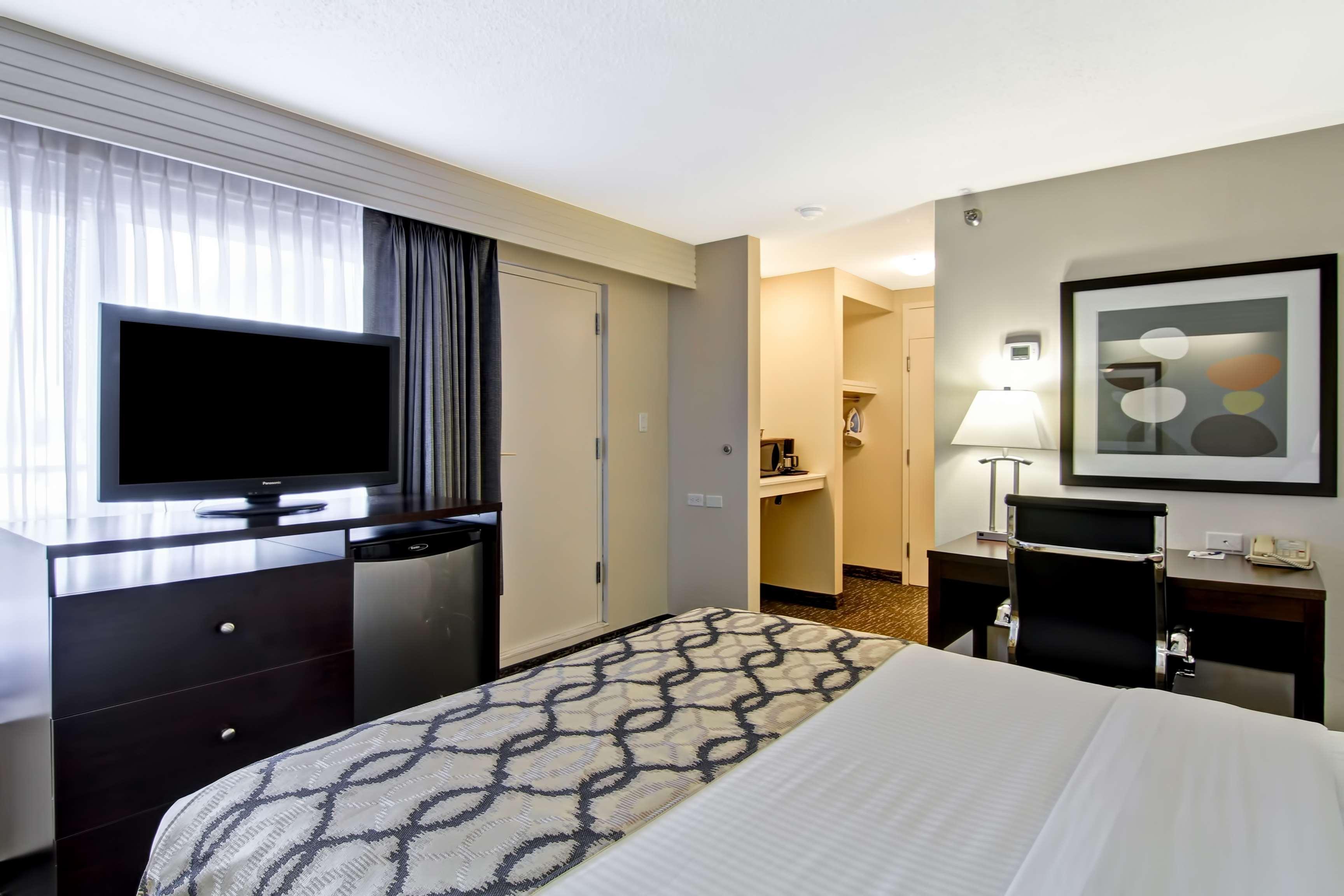 אדמונטון Best Western Cedar Park Inn מראה חיצוני תמונה