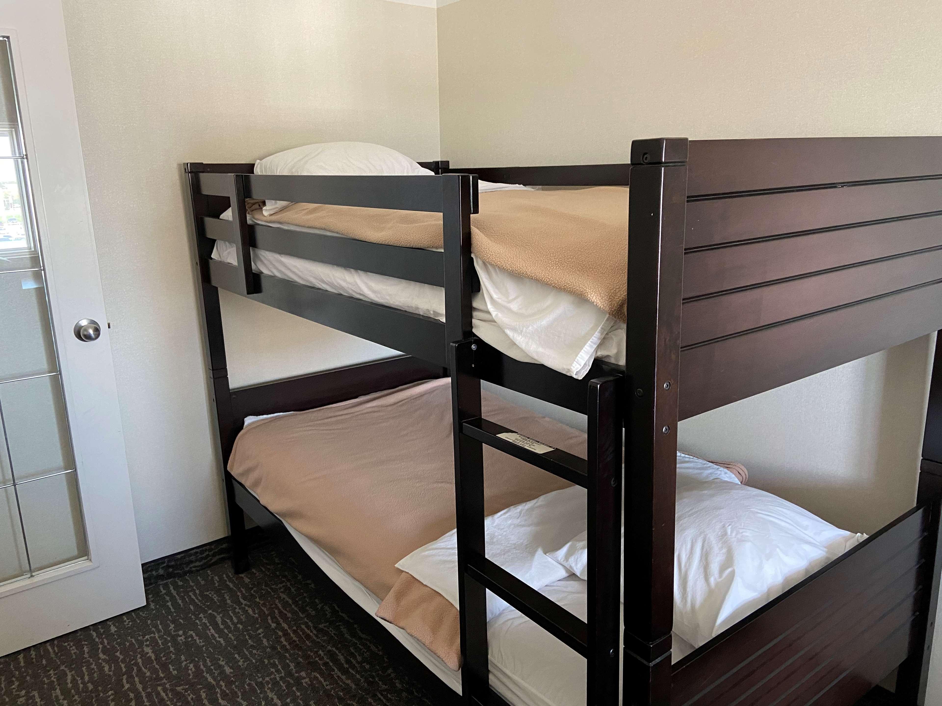 אדמונטון Best Western Cedar Park Inn מראה חיצוני תמונה
