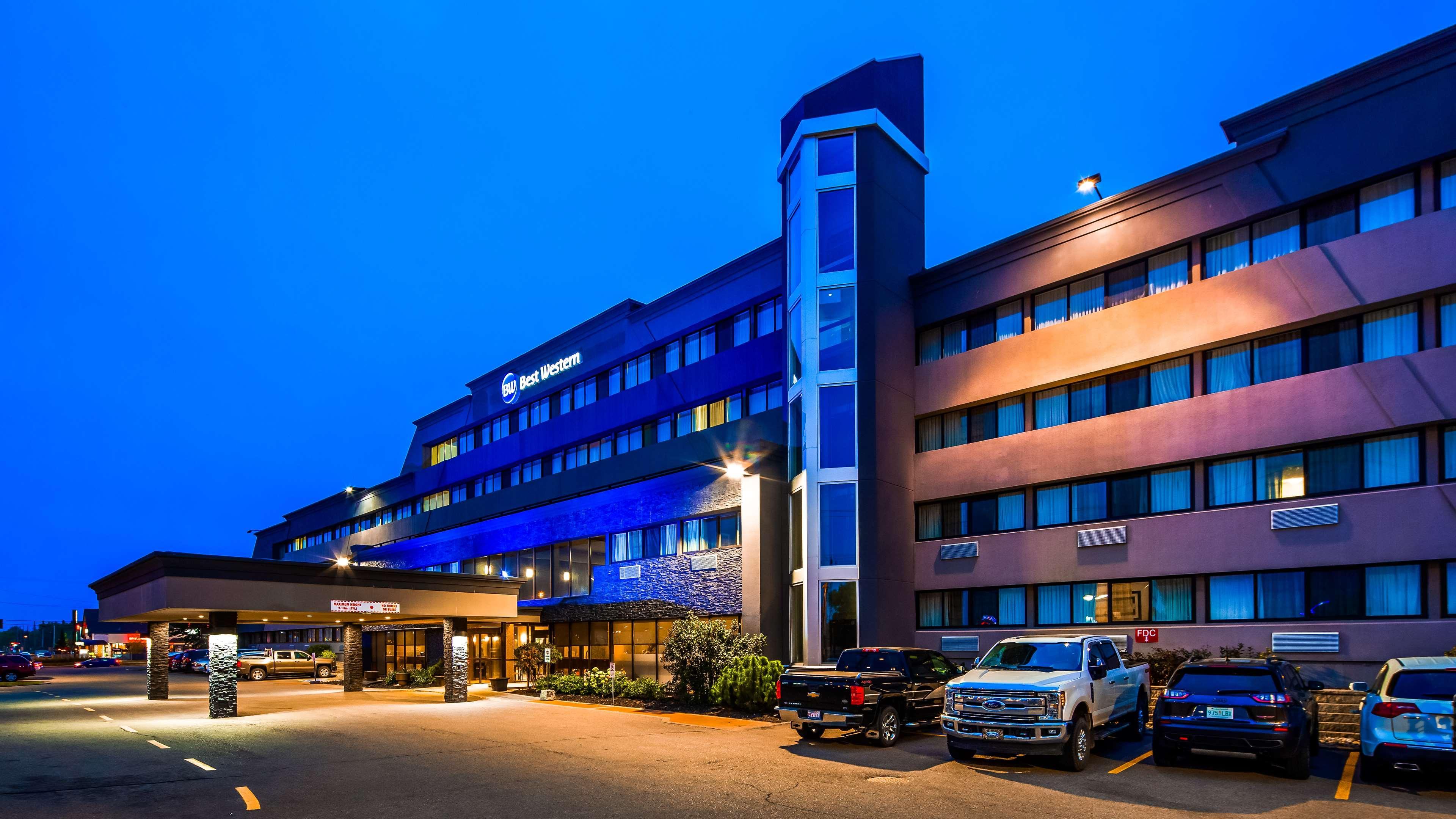 אדמונטון Best Western Cedar Park Inn מראה חיצוני תמונה