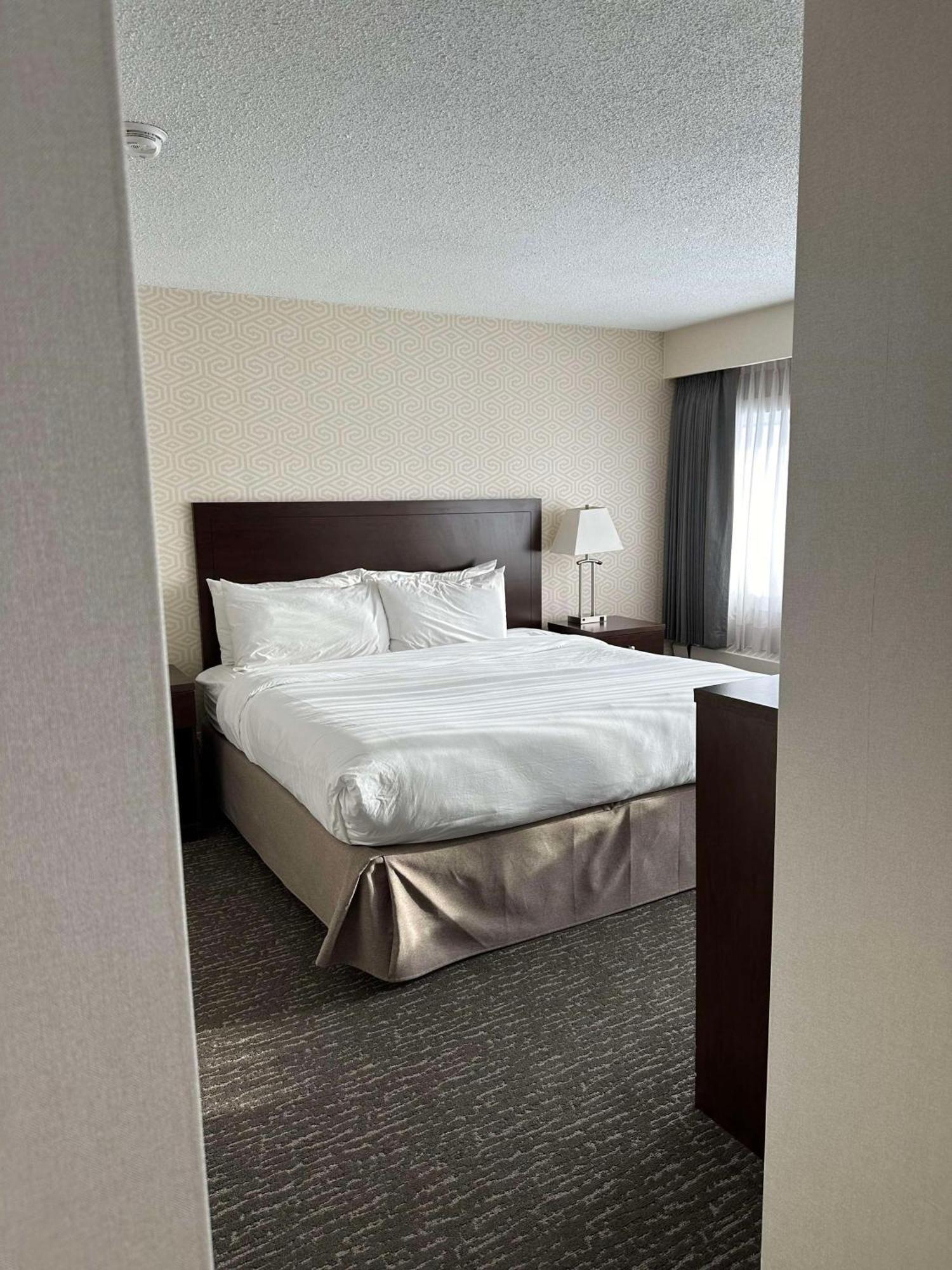 אדמונטון Best Western Cedar Park Inn מראה חיצוני תמונה