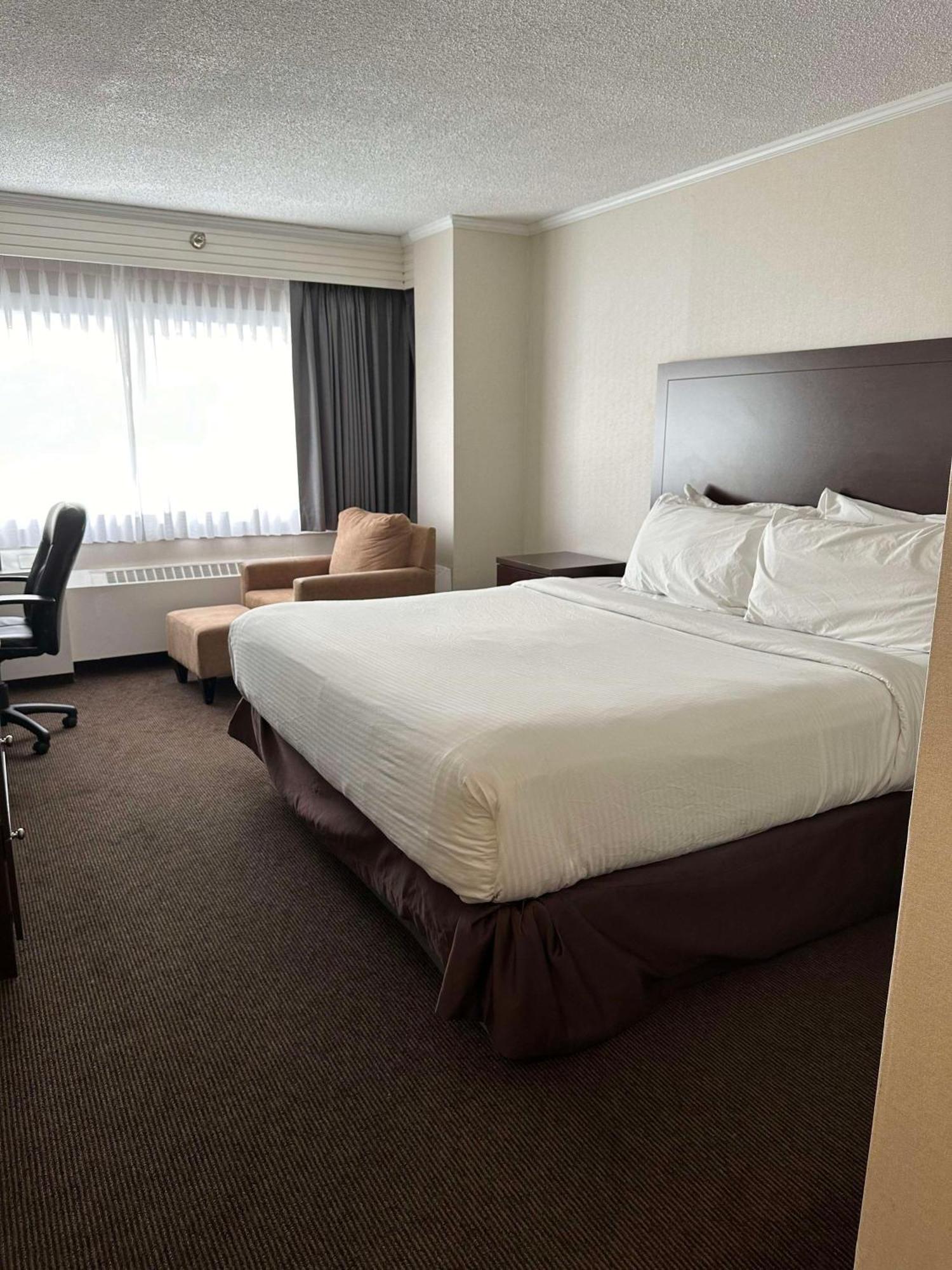 אדמונטון Best Western Cedar Park Inn מראה חיצוני תמונה