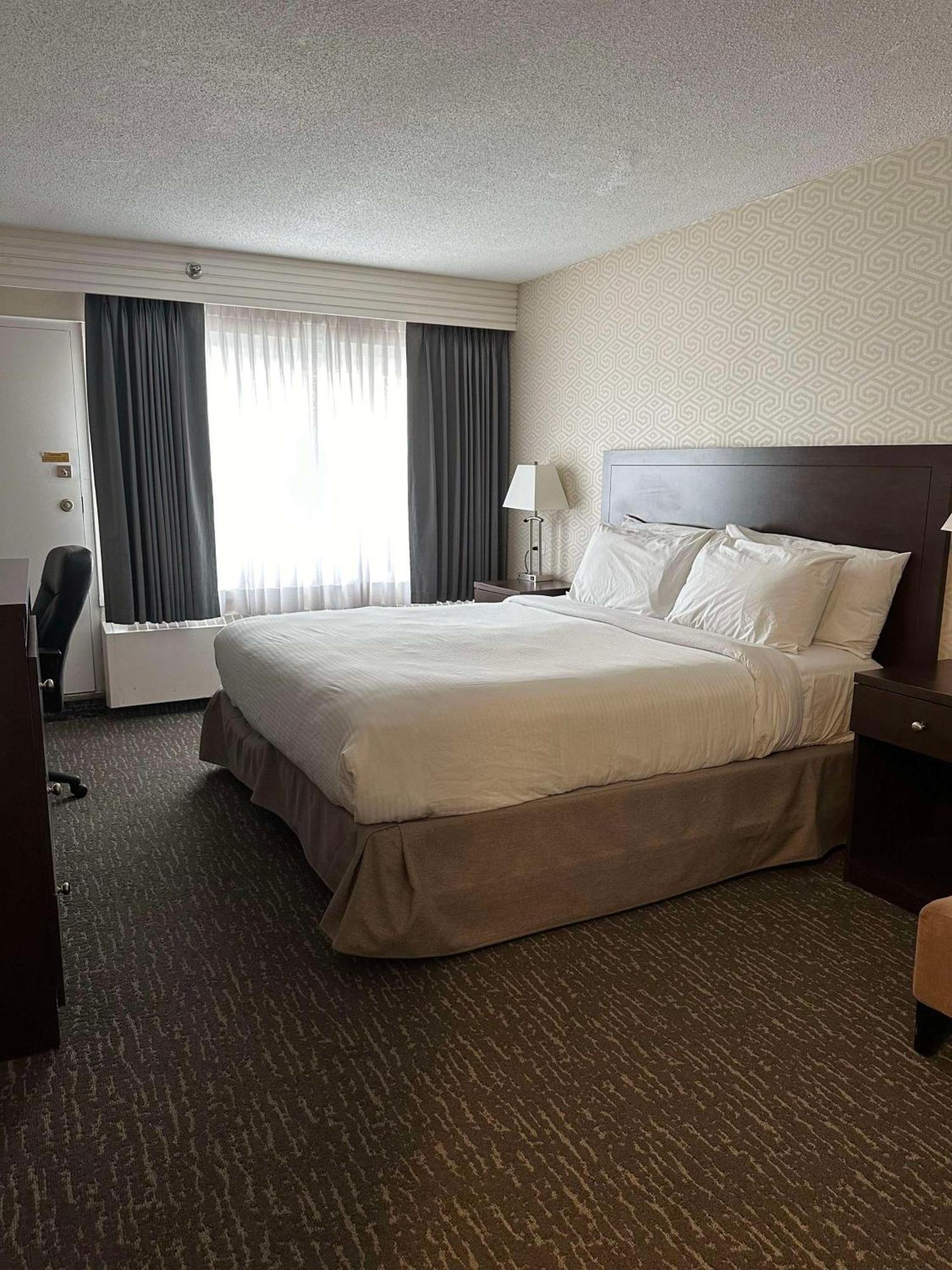 אדמונטון Best Western Cedar Park Inn מראה חיצוני תמונה
