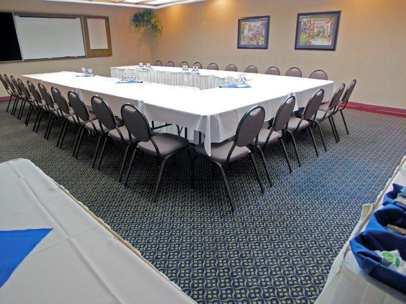 אדמונטון Best Western Cedar Park Inn מתקנים תמונה