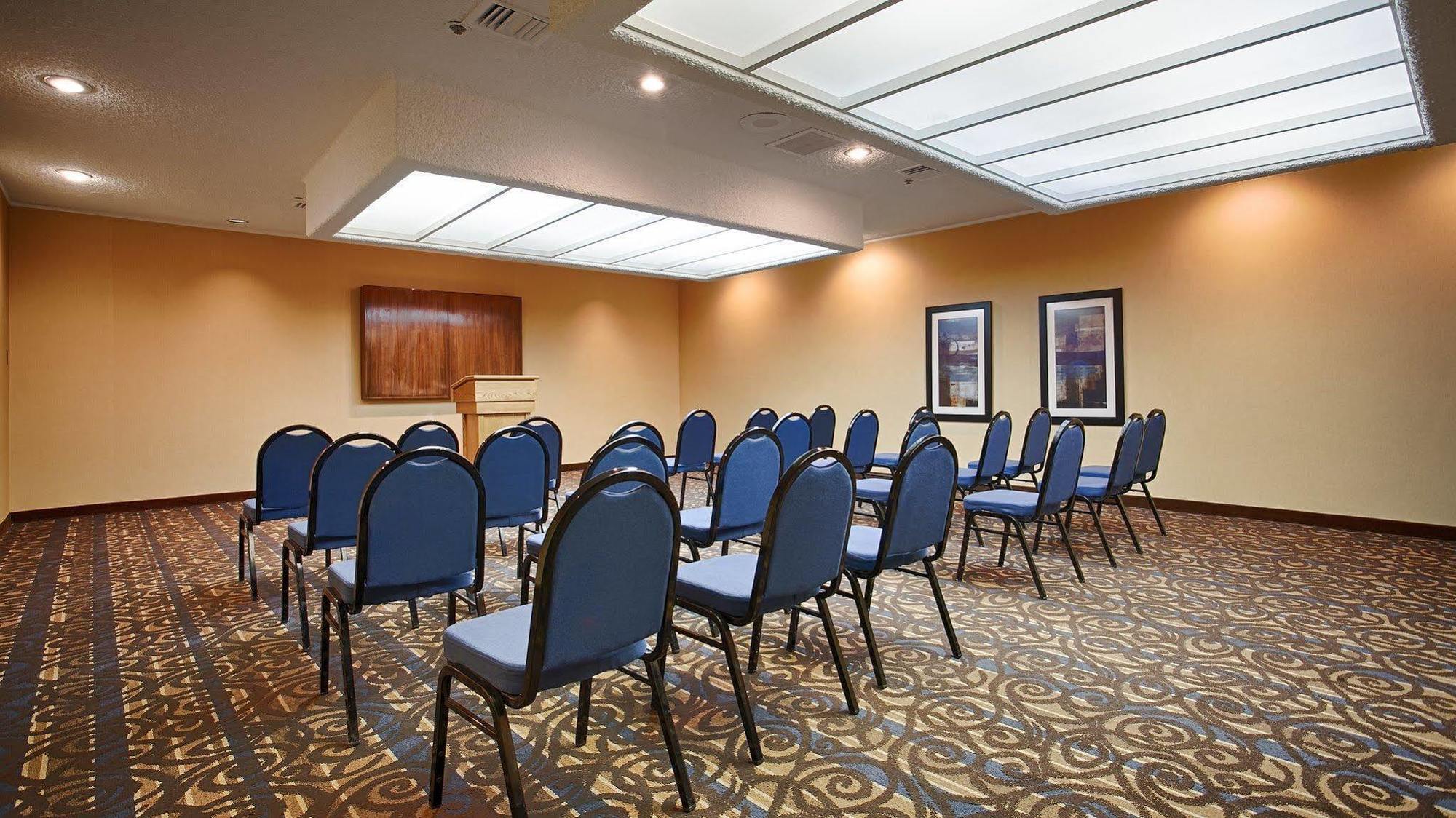 אדמונטון Best Western Cedar Park Inn מראה חיצוני תמונה