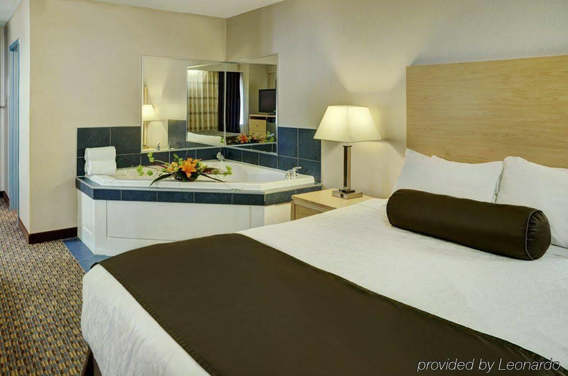 אדמונטון Best Western Cedar Park Inn מראה חיצוני תמונה