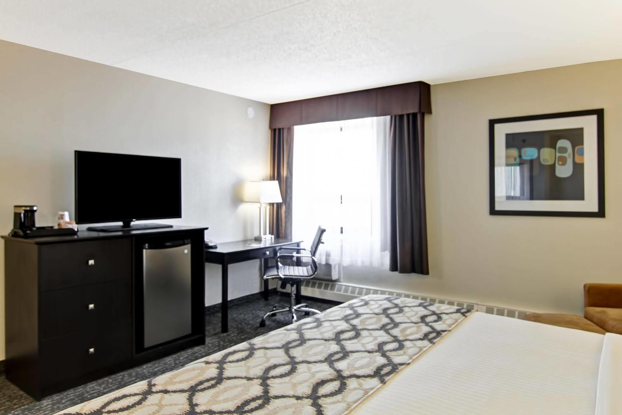 אדמונטון Best Western Cedar Park Inn מראה חיצוני תמונה