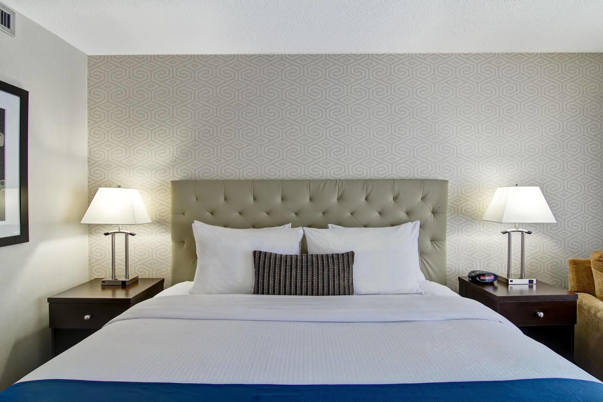 אדמונטון Best Western Cedar Park Inn מראה חיצוני תמונה
